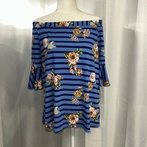Ladies beautiful off shoulder floral and striped blouse! Size M